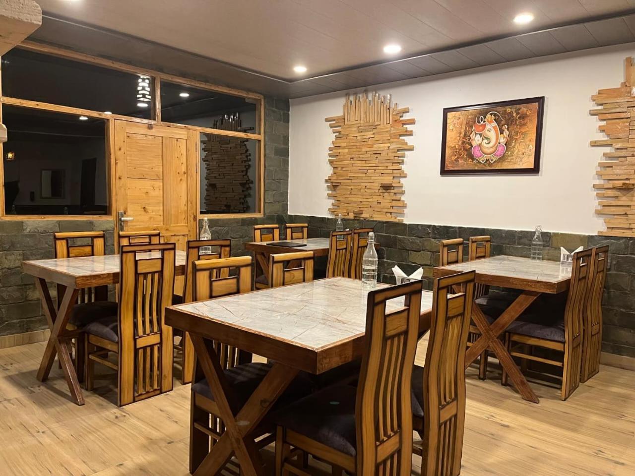 Trimounts-A Boutique Hotel & Wellnes Center In Tirthan Valley Banjār Exterior foto