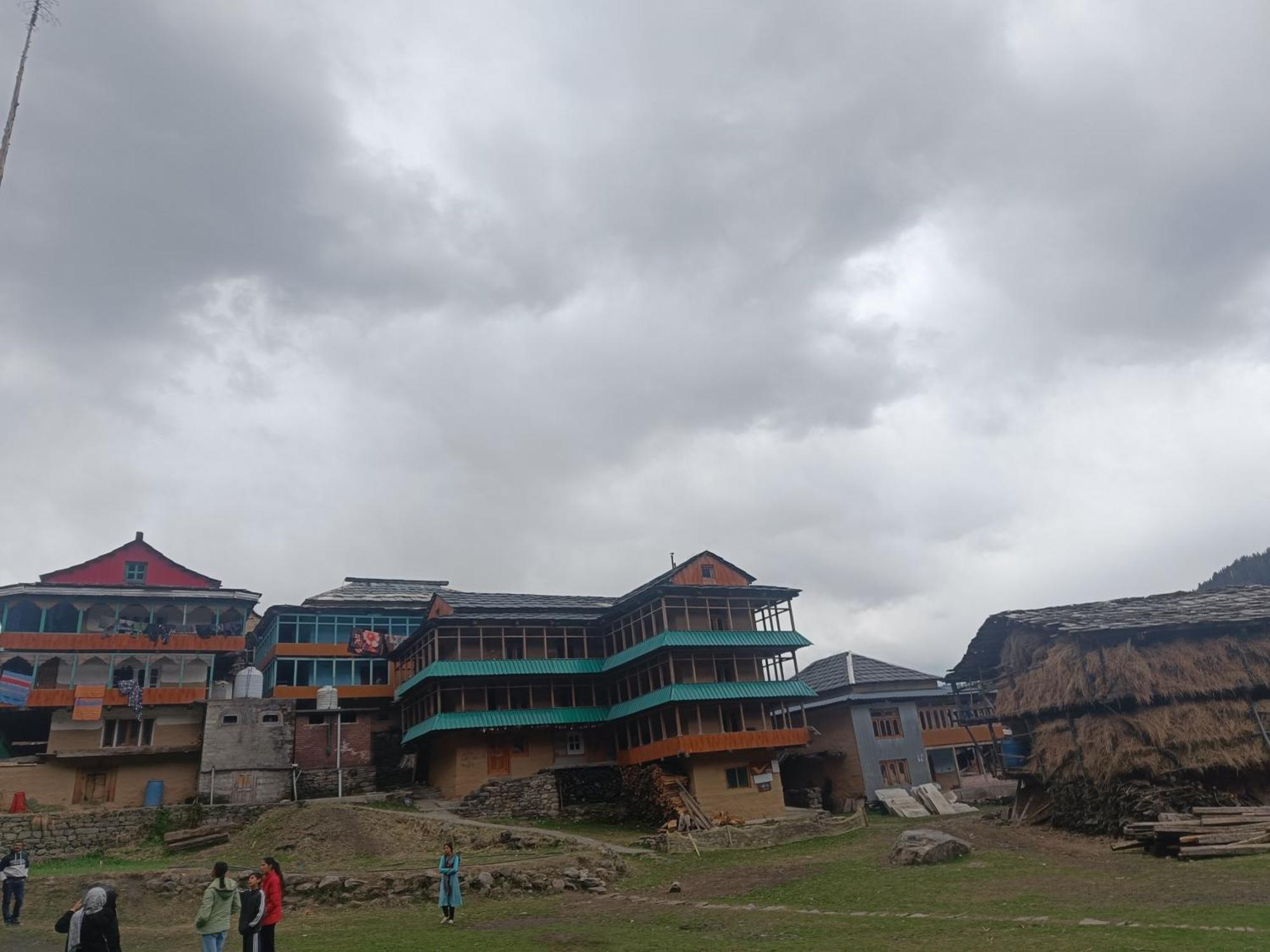 Trimounts-A Boutique Hotel & Wellnes Center In Tirthan Valley Banjār Exterior foto